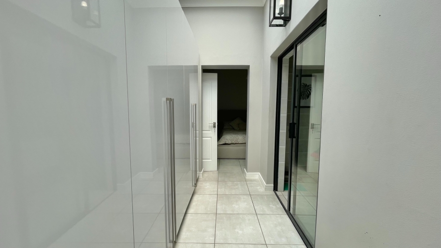 1 Bedroom Property for Sale in Paardevlei Western Cape